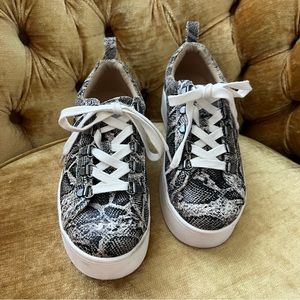 Yellow box Hadlee Platform Sneakers Gray Snake Size 9